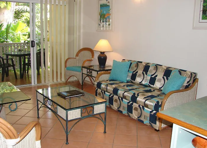Palm Cove Tropic Apartments